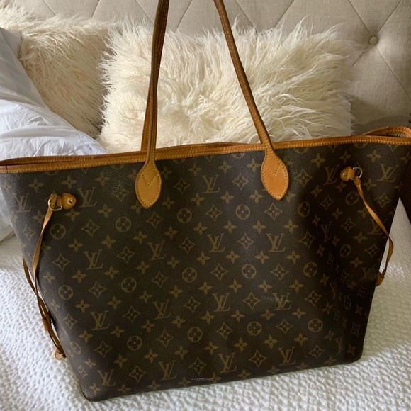 Louis Vuitton Handbags - Louis Vuitton Neverfull GM tote